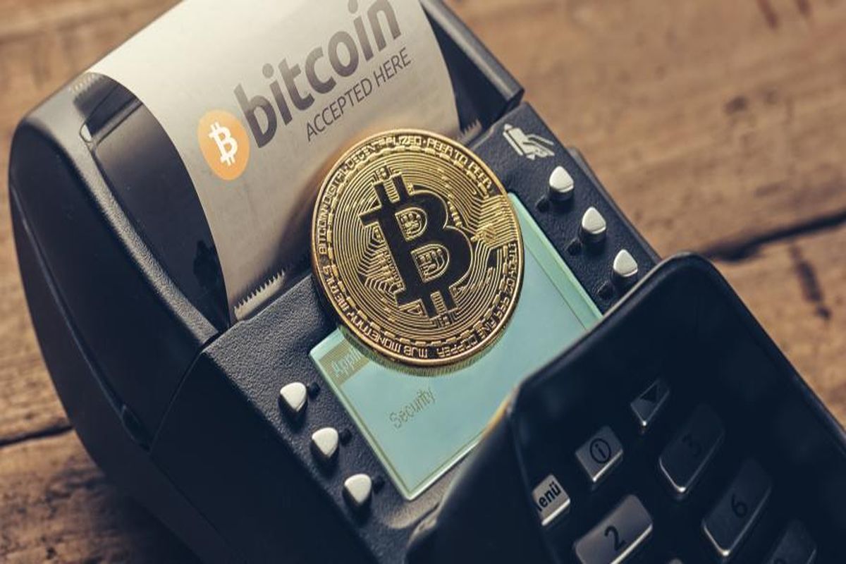 3 Benefits & Risks of Accepting Cryptocurrency for Your Small Business